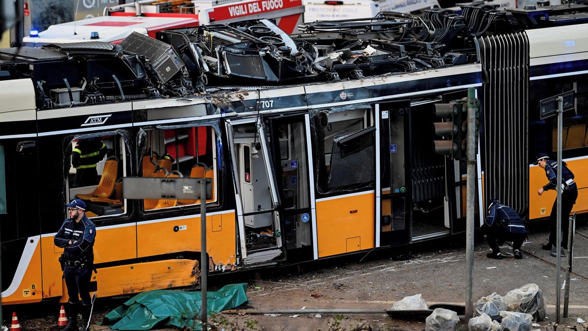 V Miláně vykolejila tramvaj, dva lidé zemřeli a pět desítek utrpělo zranění